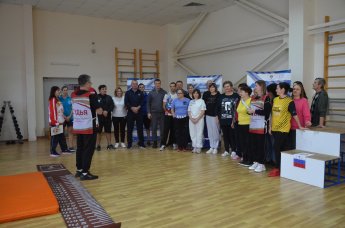 В рамках декады спорта сотрудники МАУ ДО "СШОР Волна" МО БР и МАУ МО БР "ЦФМР" успешно выполнили нормативы ГТО! 